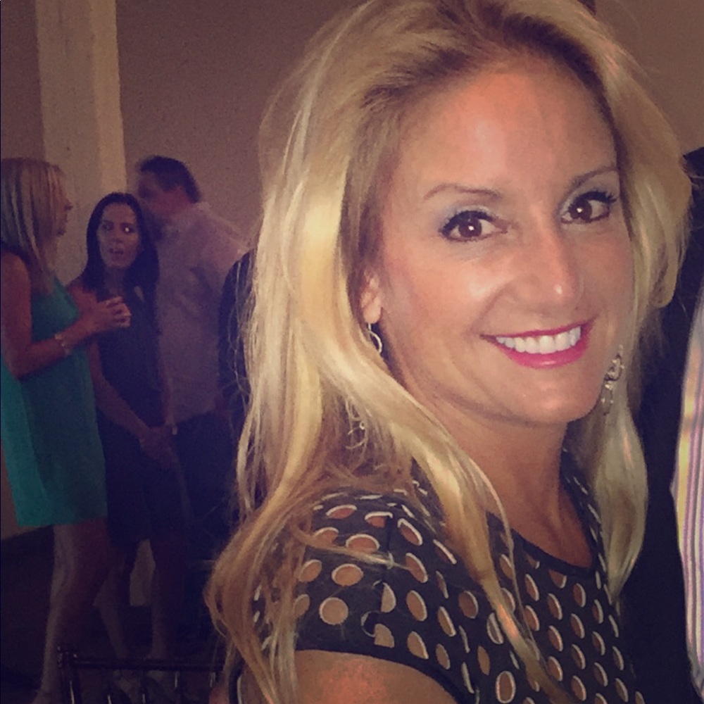 Meet your Posher, Laurie